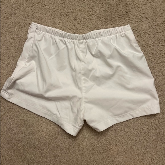 Adidas women’s tennis shorts white size 8 - Picture 3 of 5